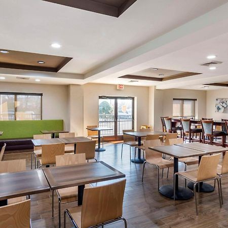קולוניאל הייטס Comfort Suites Southpark מראה חיצוני תמונה