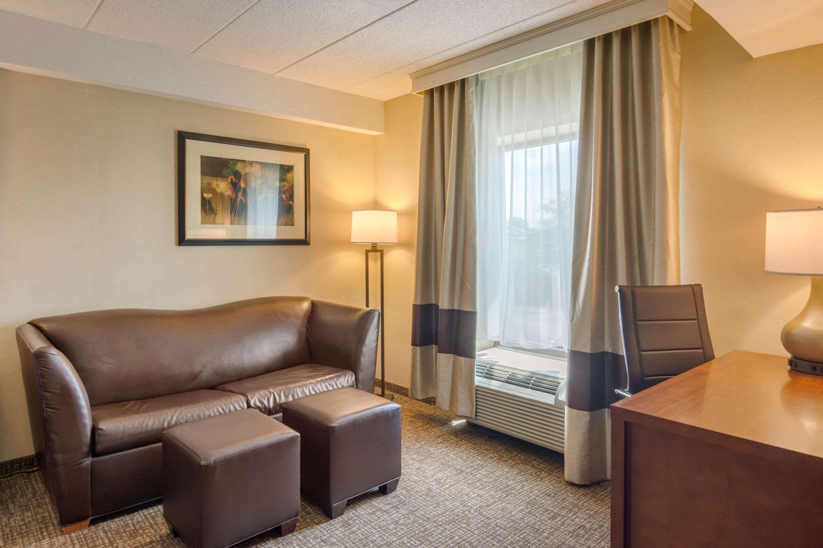 קולוניאל הייטס Comfort Suites Southpark מראה חיצוני תמונה