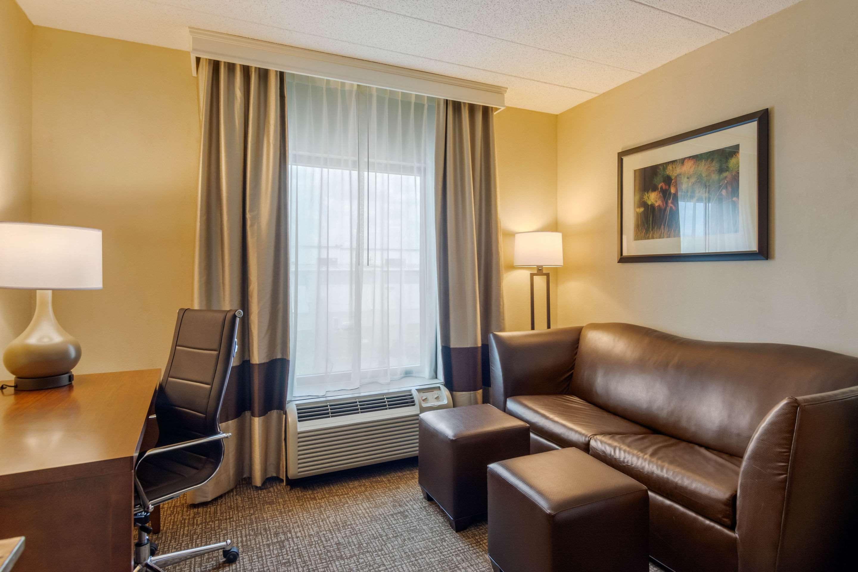 קולוניאל הייטס Comfort Suites Southpark מראה חיצוני תמונה