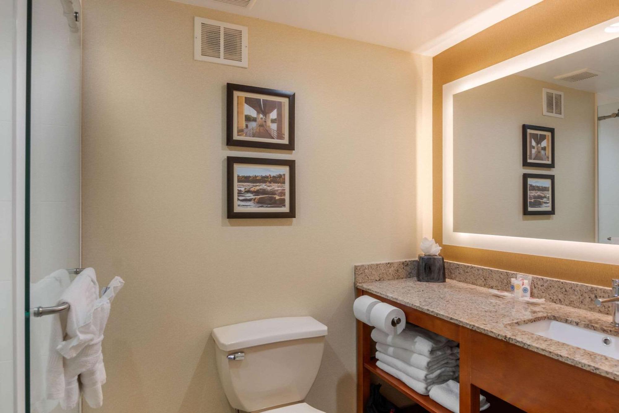 קולוניאל הייטס Comfort Suites Southpark מראה חיצוני תמונה