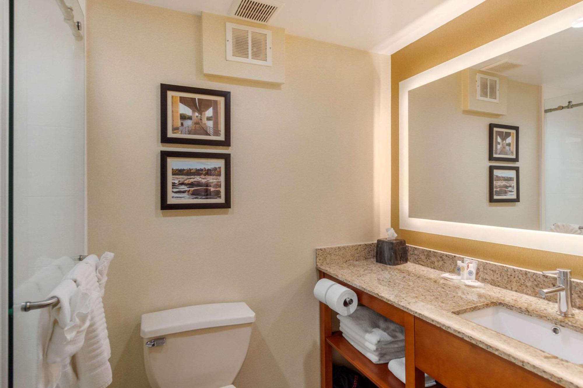 קולוניאל הייטס Comfort Suites Southpark מראה חיצוני תמונה