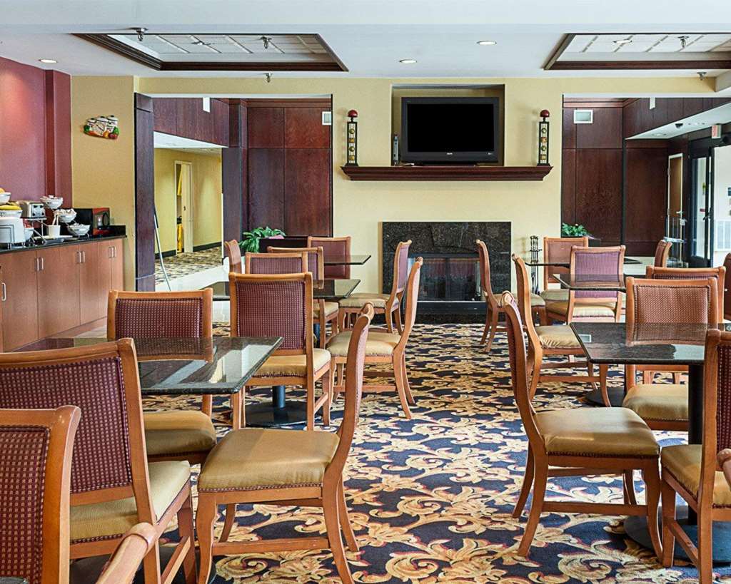 קולוניאל הייטס Comfort Suites Southpark מסעדה תמונה
